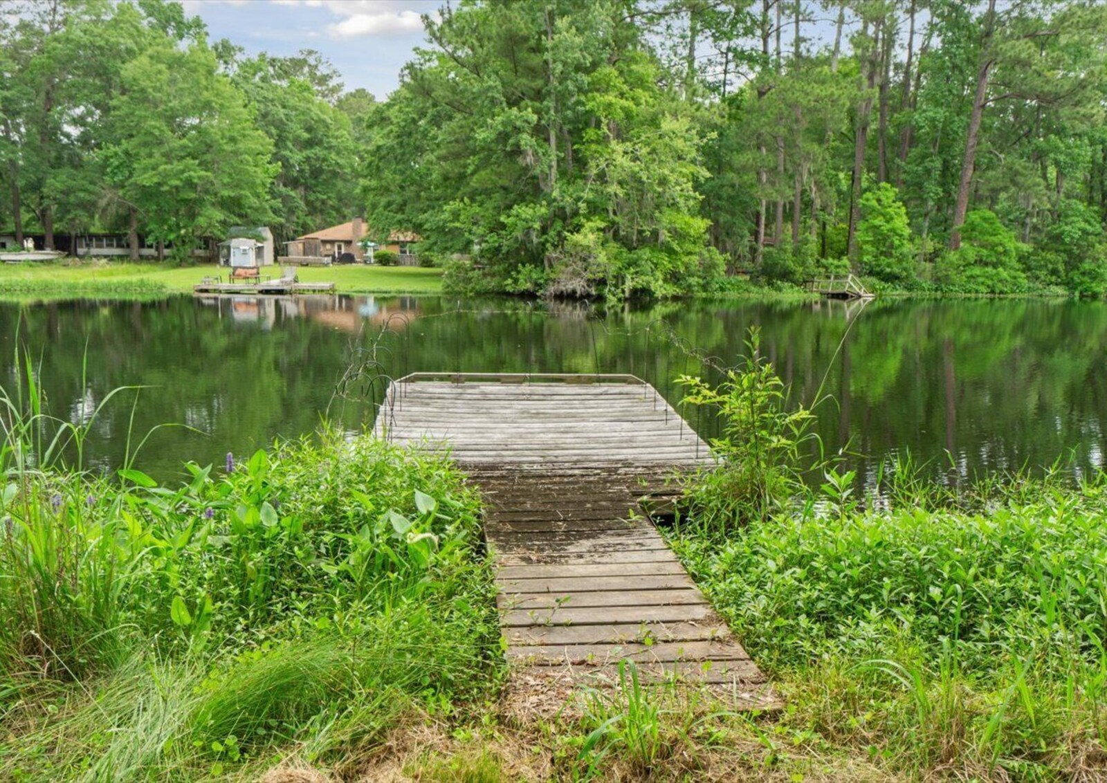 GA Gem lakefront dock and water view