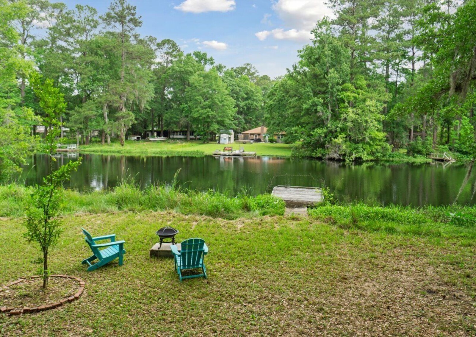 Private lakefront setting